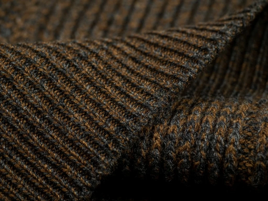 Loop & Weft Merino Super Lamb Switch Panel Crewneck Sweater Deep Clay Brown 13 Loop & Weft Merino Super Lamb Switch Panel Crewneck Sweater Deep Clay Brown